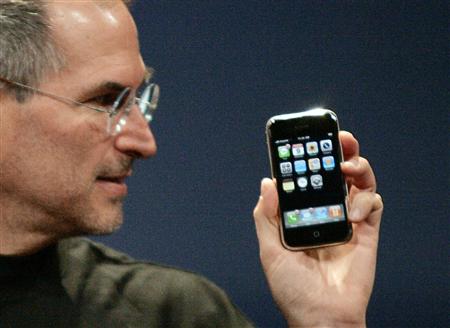 iphone-steve-jobs.jpg